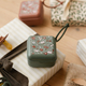 BIBS Liberty Контейнер для пустышки Chamomile Lawn - Woodchuck BIBS Liberty Контейнер для пустышки Chamomile Lawn - Woodchuck