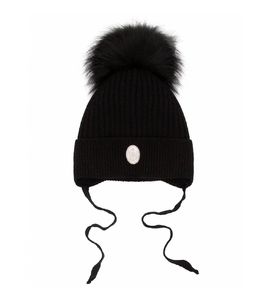 НаследникЪ Выжанова НВ1031-ЧР Шапка зимняя с меховым помпоном на завязках, цв. черный  НВ1031-ЧР